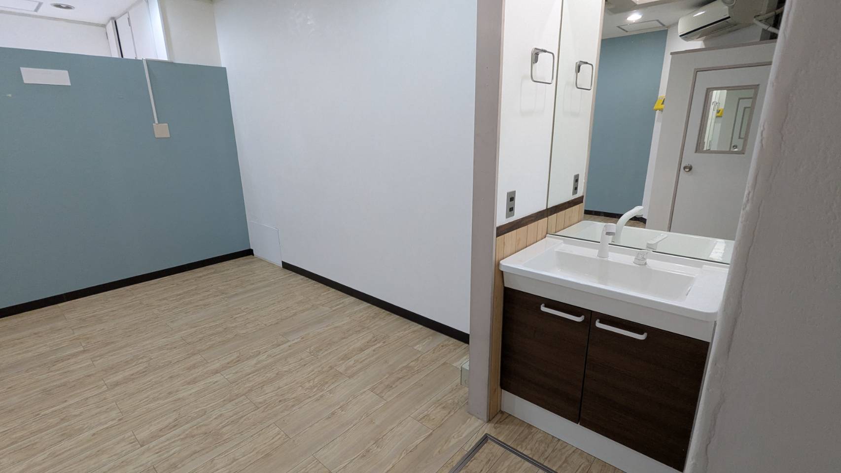 平和ビル103ドレッサー