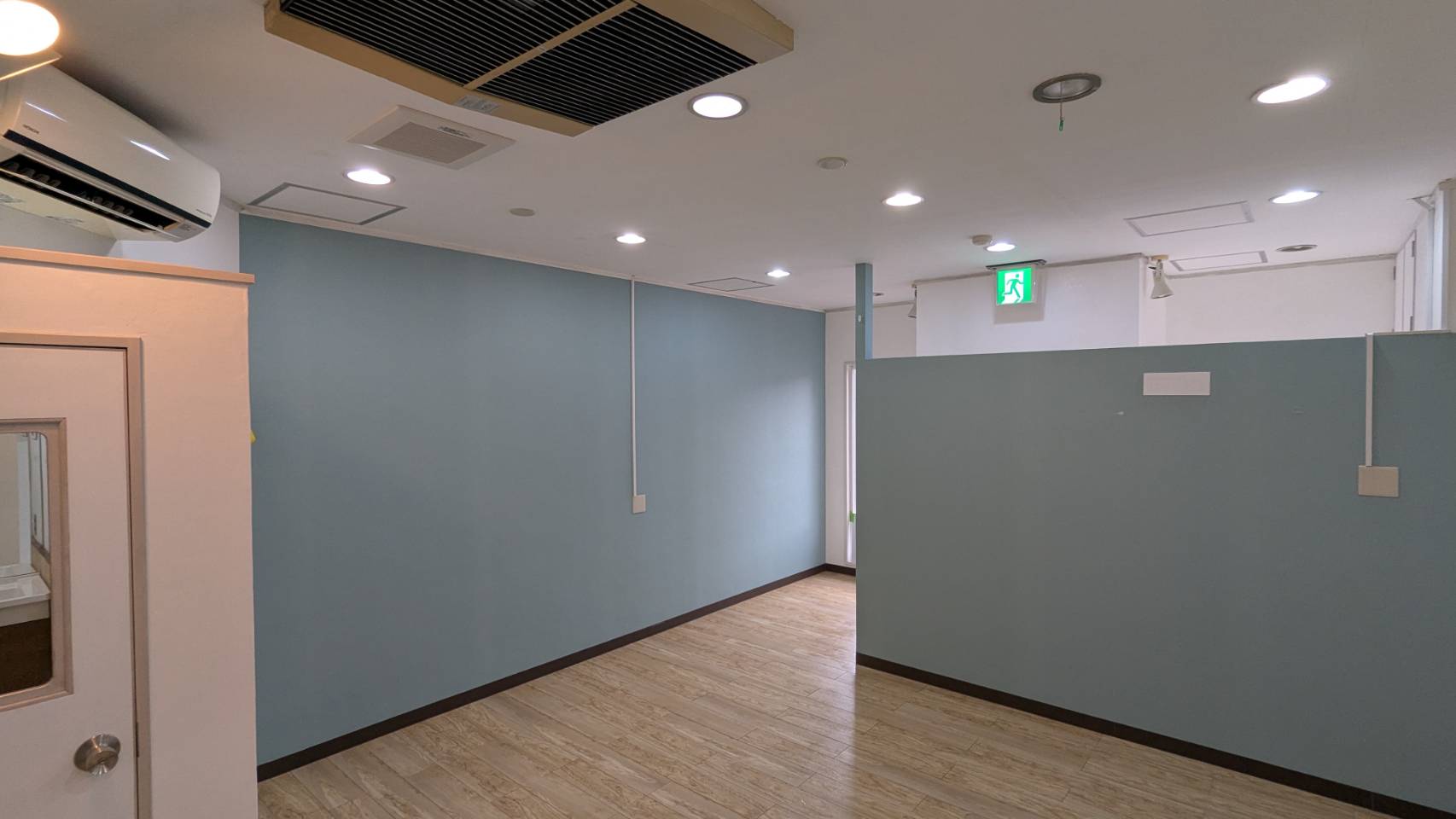 平和ビル103室内