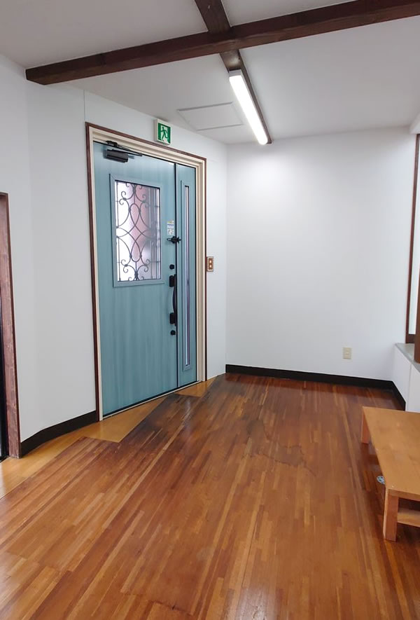 平和ビル105 入口（室内）
