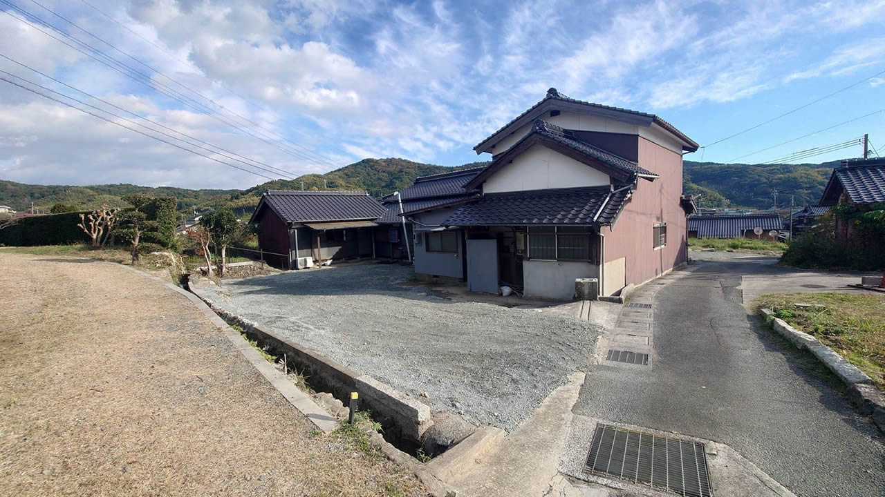 防府市富海　中庭（池）